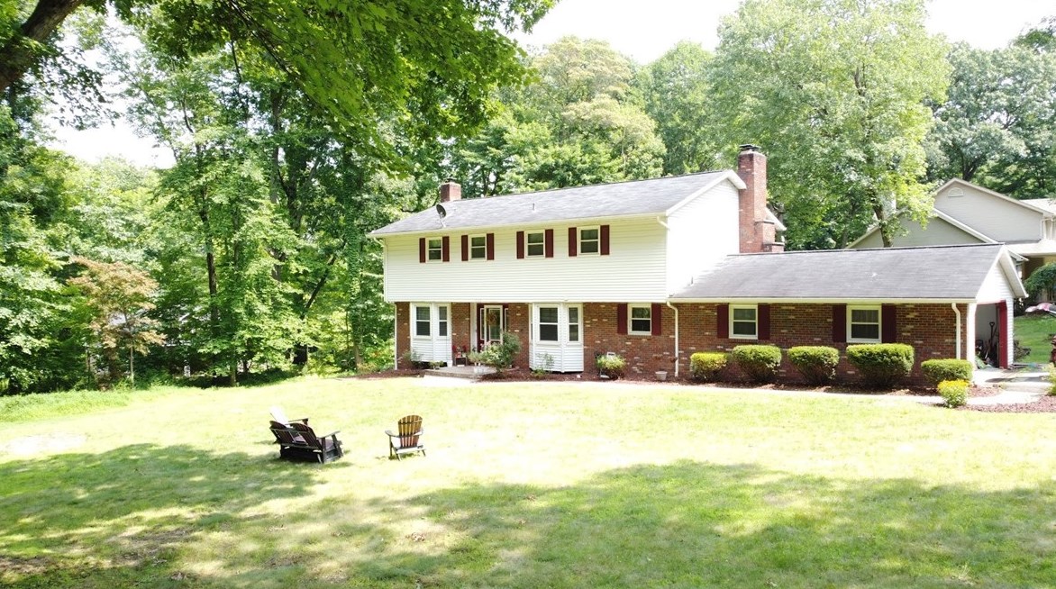 125 Antigua Dr, New Castle, PA 16105