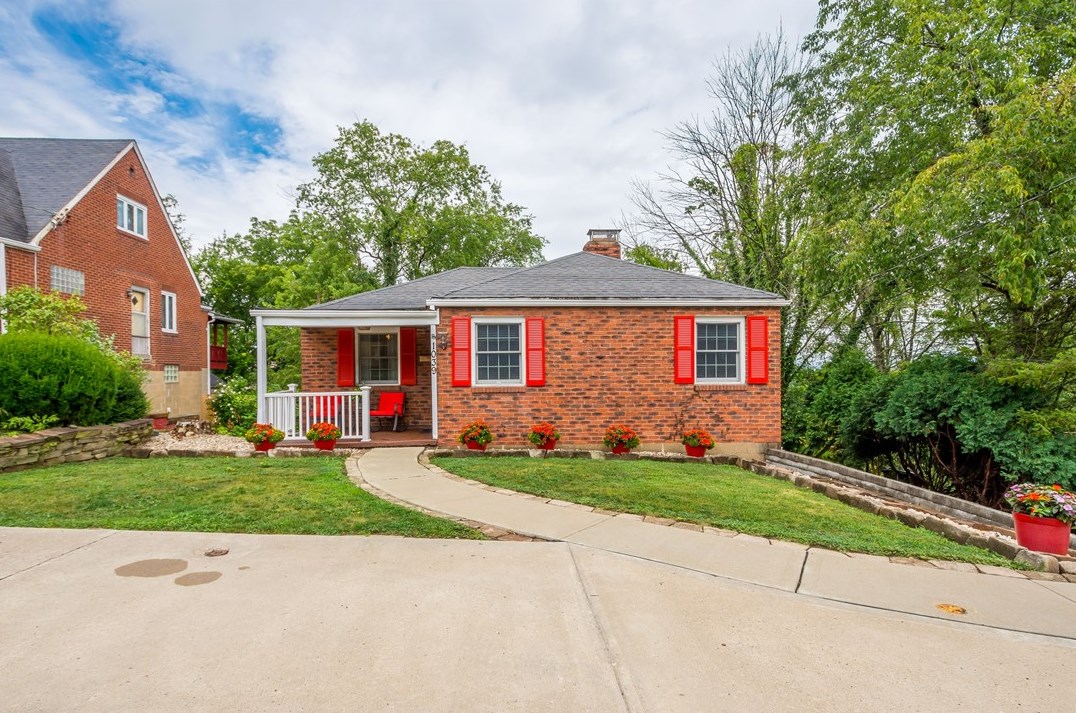1039 Prospect Rd, Pittsburgh, PA 15227