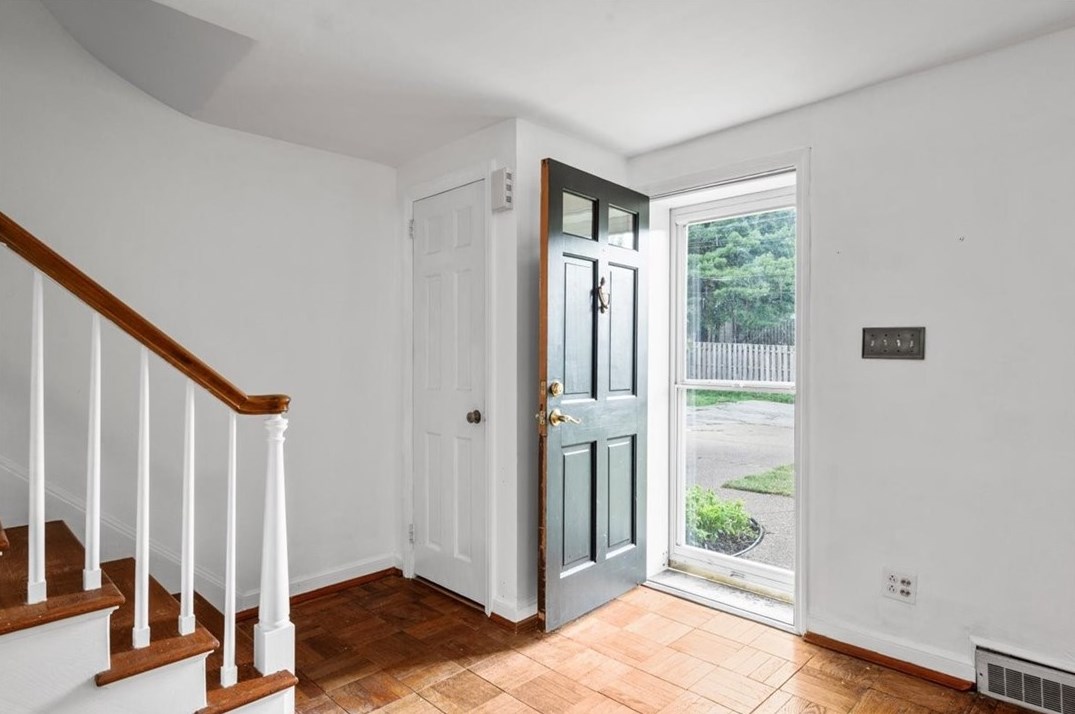 1545 Avon Pl, Pittsburgh, PA 15221