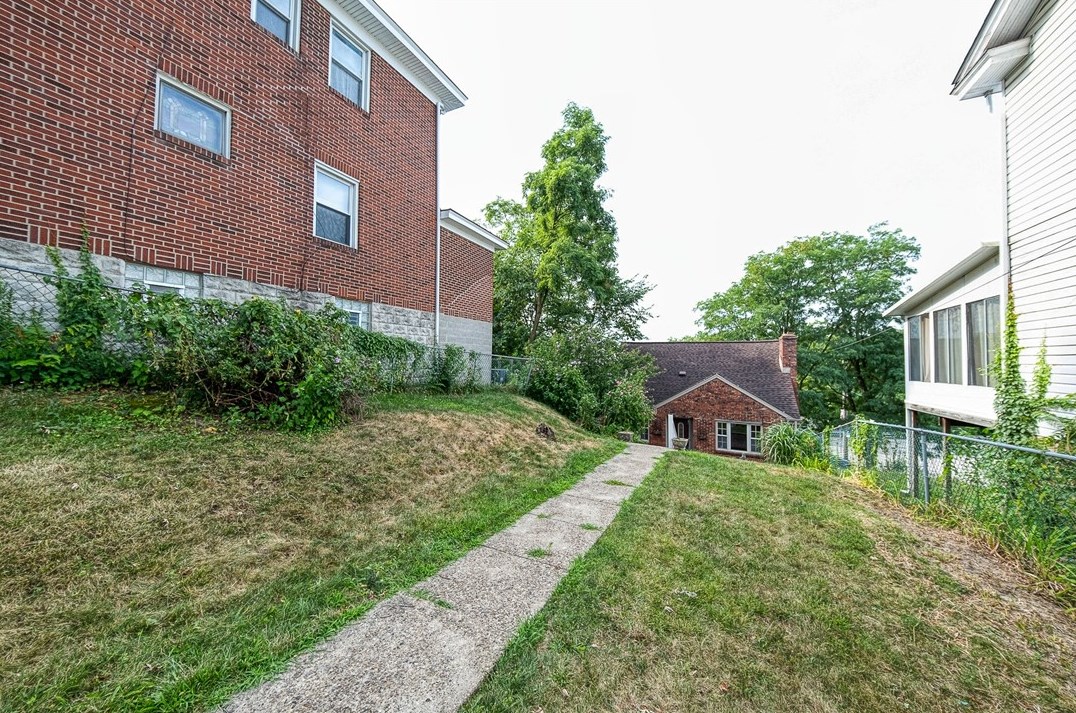 95 Georgetown Ave, Pittsburgh, PA 15229-1547