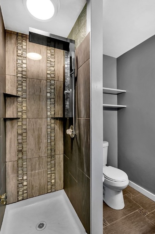 2004 Main St, Pittsburgh PA 15201-2808 exterior