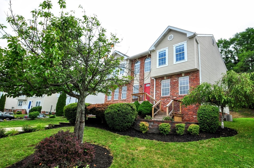 1318 Lucia Dr, Canonsburg, PA 15317