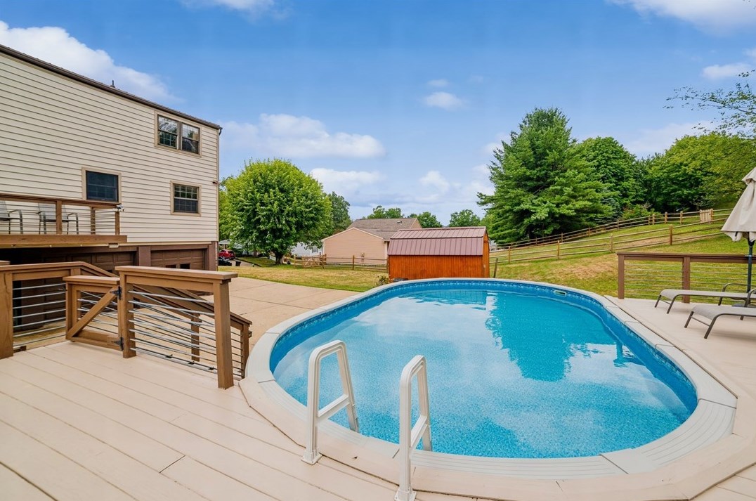100 Deer Dr South, Washington, PA 15301