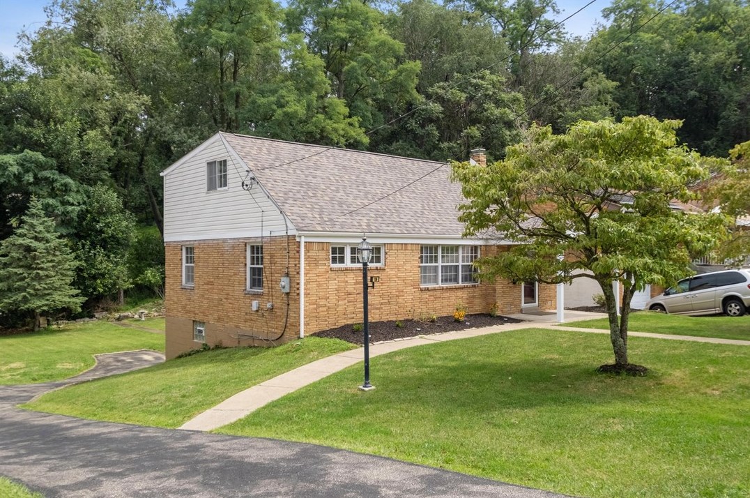 136 Cedarcove, Pittsburgh, PA 15227
