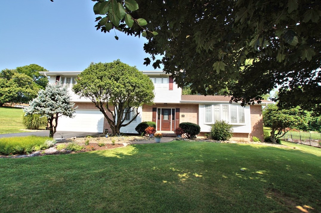 311 North Dr, Jeannette, PA 15644