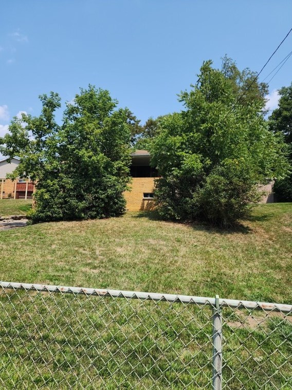 13689 Lincoln Way, North Huntingdon, PA 15642