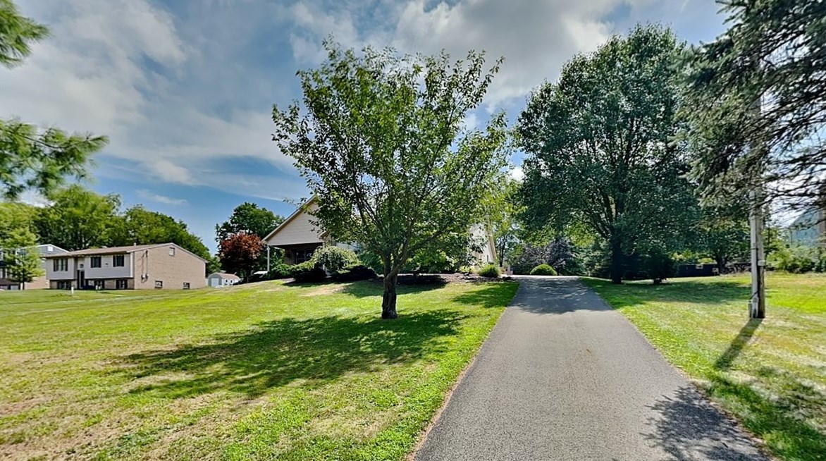 113 Clover Rd, Baden, PA 15005