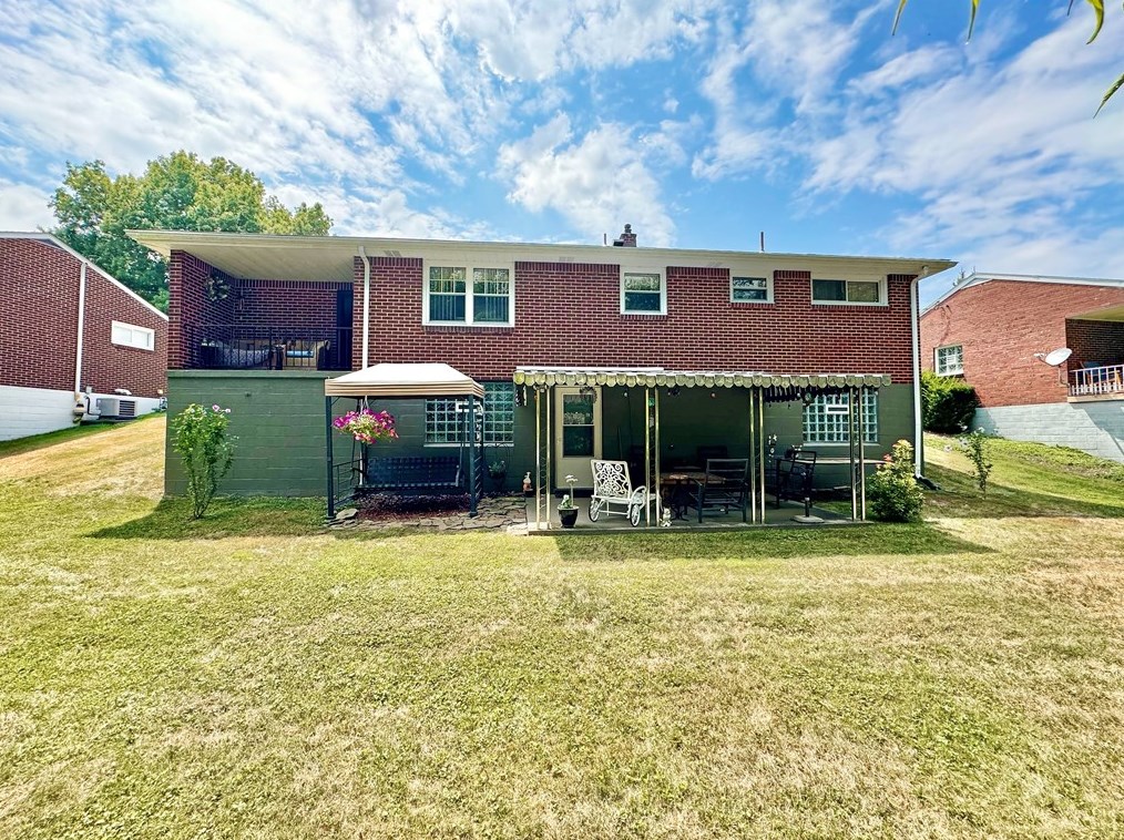 474 Longvue Dr, New Kensington, PA 15068