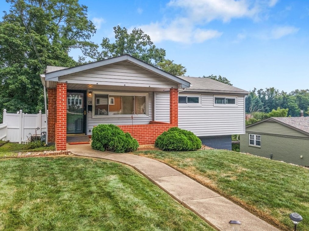 130 Mardi Gras Dr, Pittsburgh, PA 15239