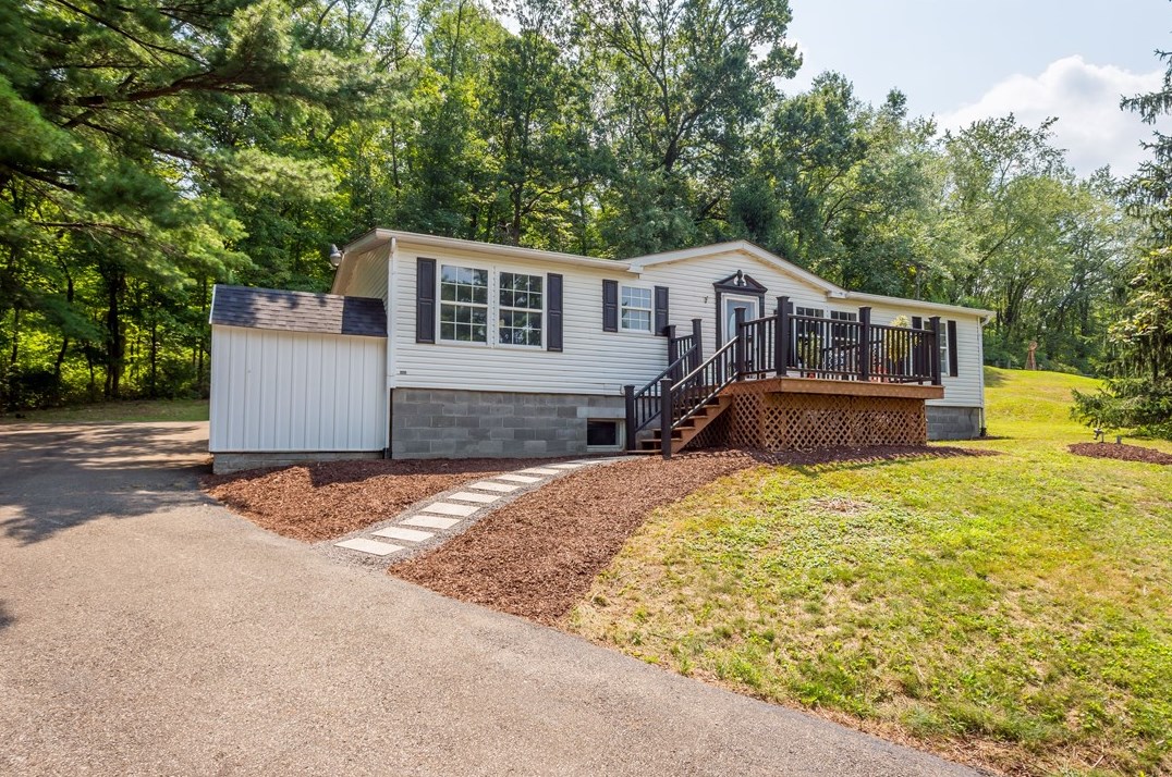 254 Hulton Rd, New Kensington, PA 15068