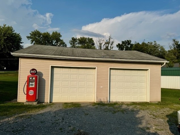 1706 Eastbrook Rd, New Castle, PA 16101