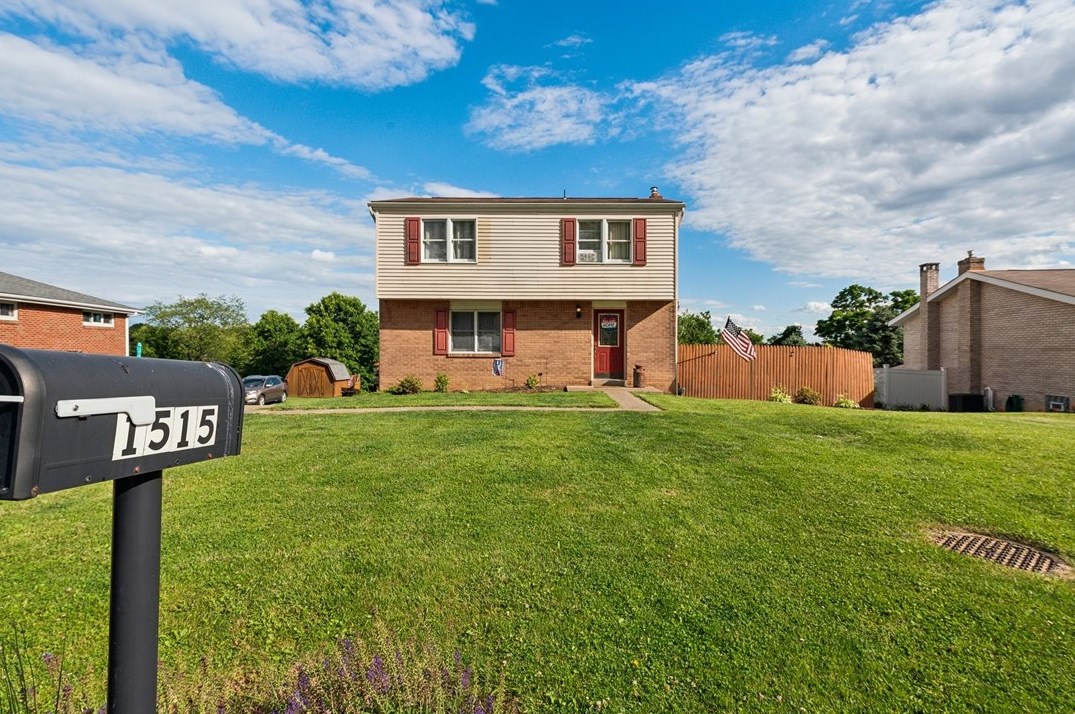 1515 Barry Dr, North Huntingdon, PA 15642