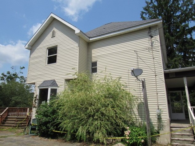 527 N Edgewood Ave, Somerset, PA 15501