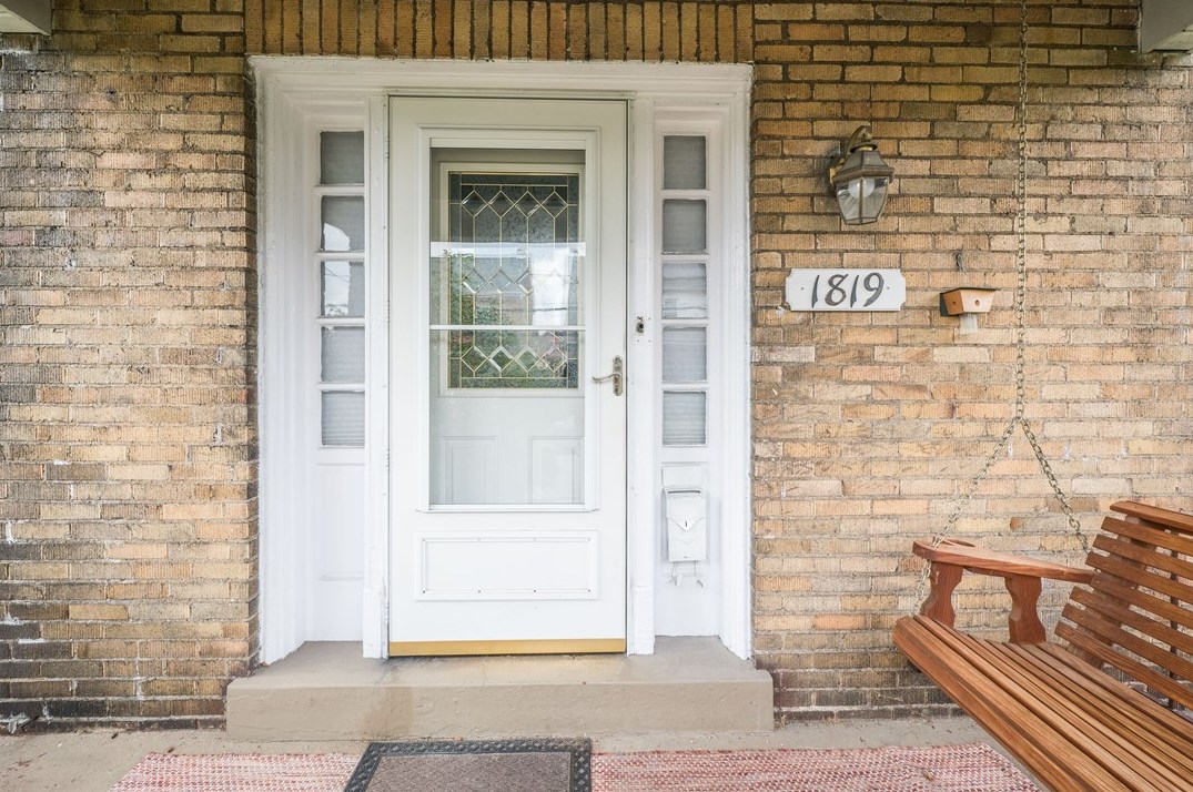 1819 Viruth St, Pittsburgh, PA 15212