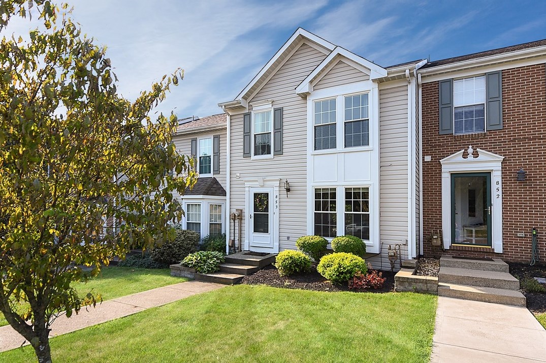 853 Parkridge Ln, Moon Twp, PA 15108