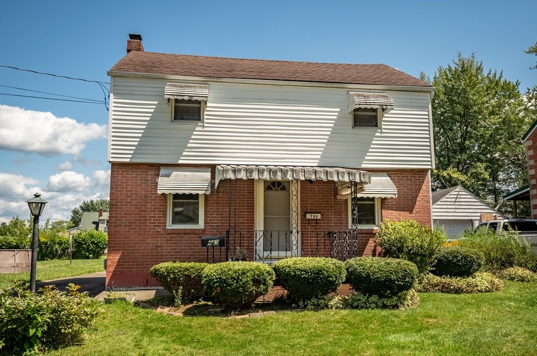 789 Wengler Ave, Hermitage, PA 16146