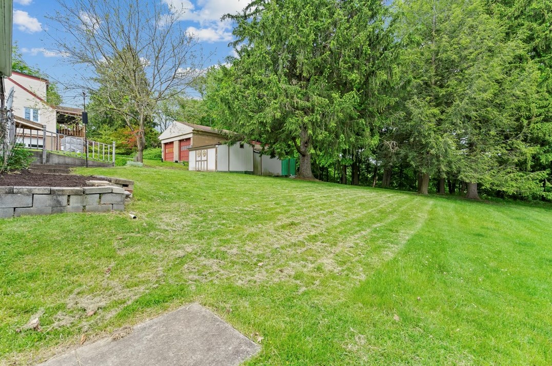 189 Orch Dr, Pittsburgh PA 15228-2159 exterior