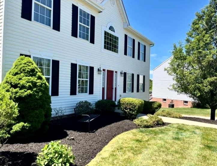 136 Maclaine Dr, Collier Township, PA 15106-1590