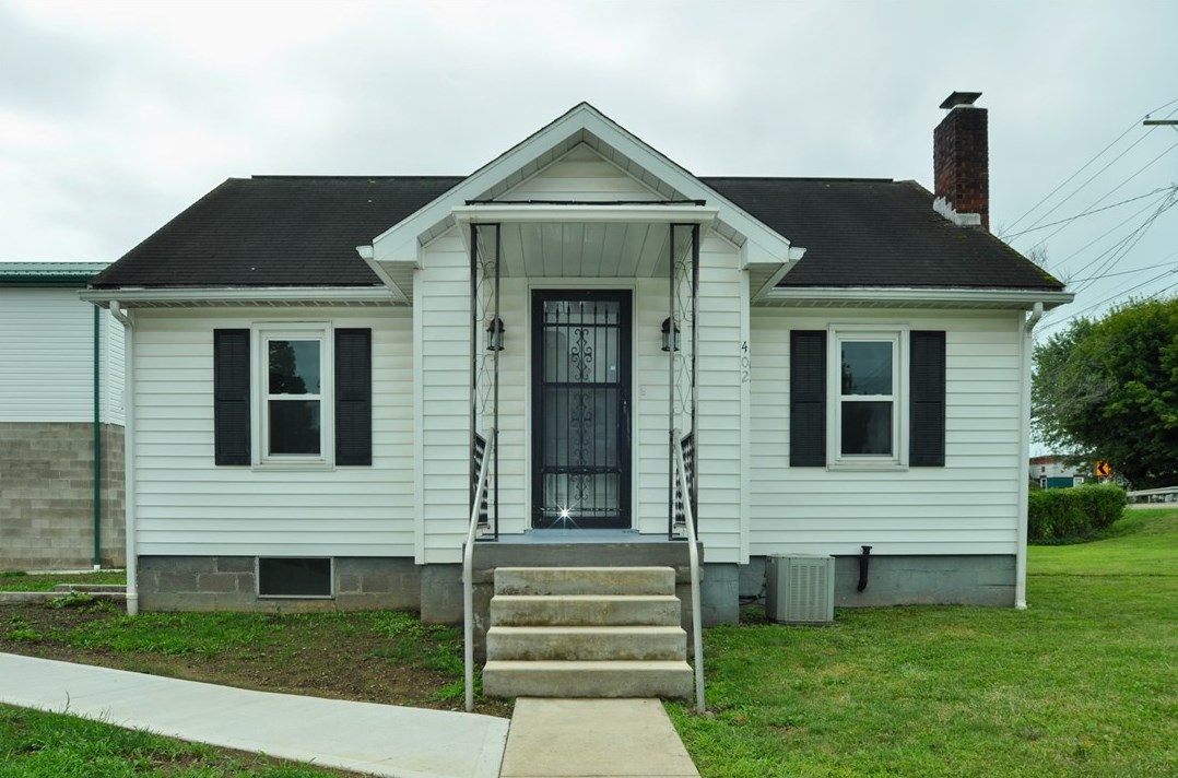 402 3rd St, Saltsburg, PA 15681