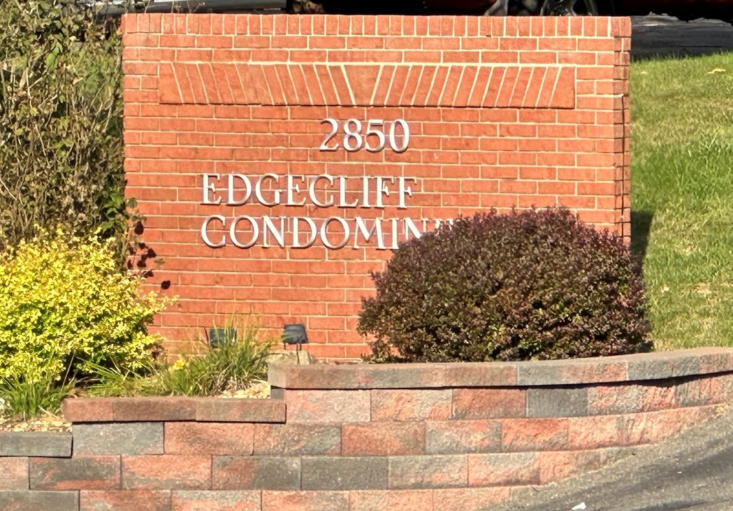 2850 Edgecliff Rd #22, New Kensington, PA 15068
