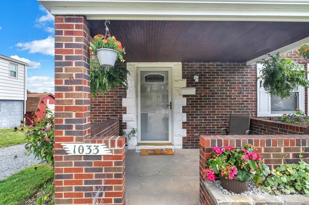 1033 Goldenrod St, Whitaker, PA 15120
