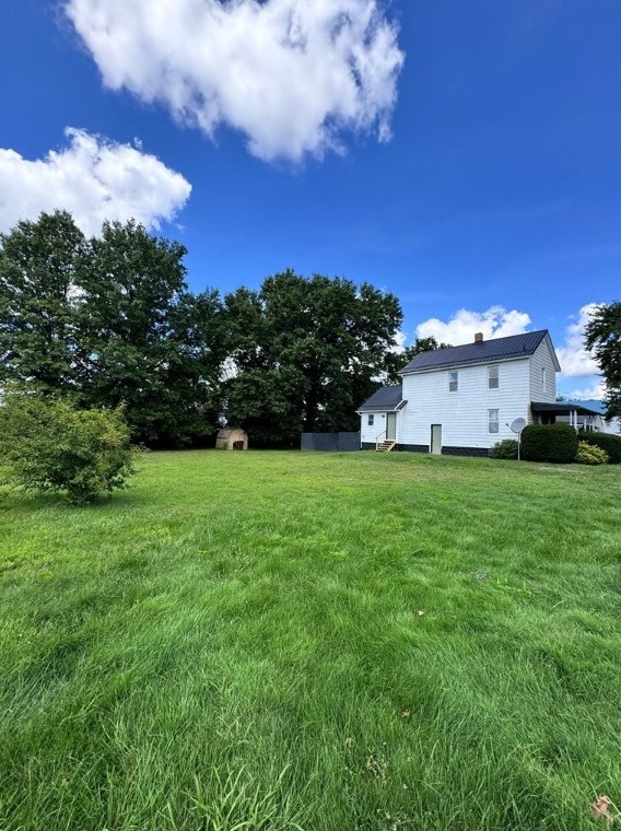 370 Emerson Ave, Hermitage, PA 16121