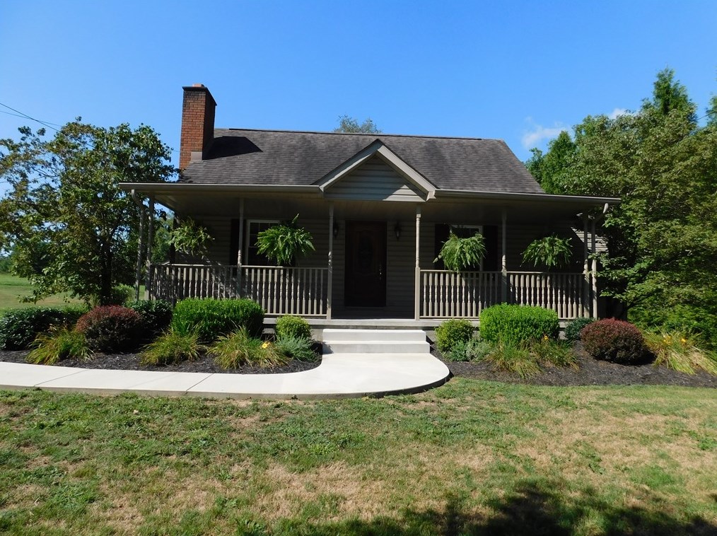 206 Carmichaels St, Rices Landing, PA 15357