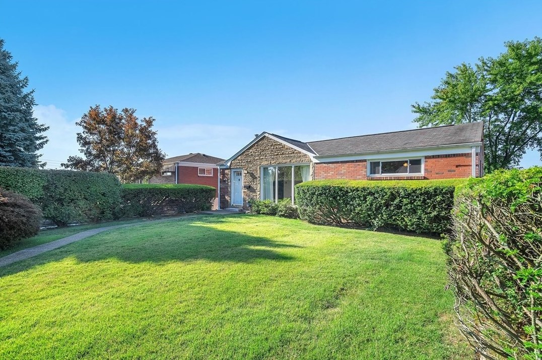 1602 Hollyrood Rd, Pittsburgh, PA 15227