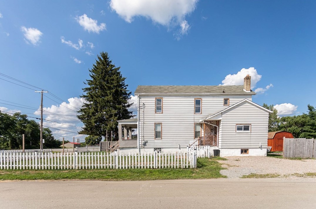 1211 S Arch St, Connellsville, PA 15425