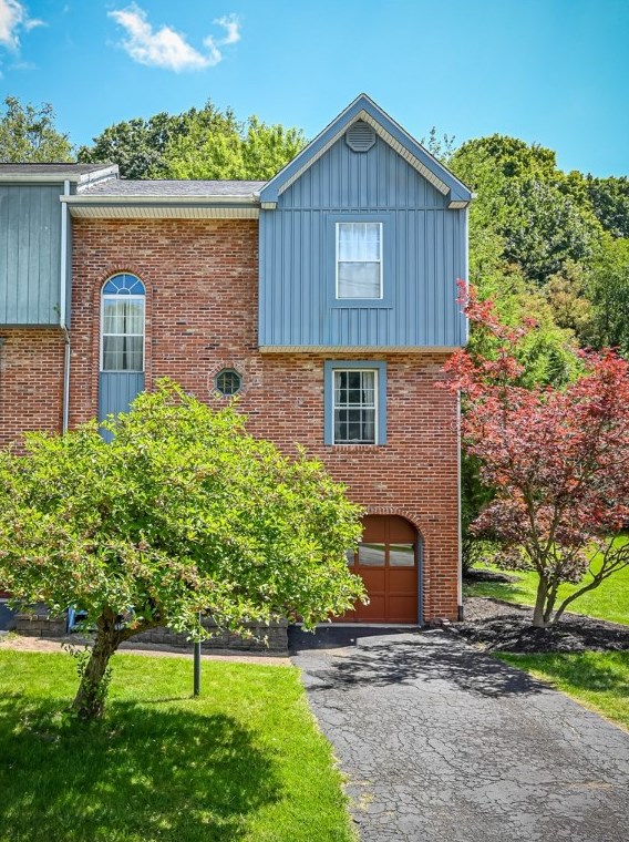 509 Shady Ridge Dr, Monroeville, PA 15146