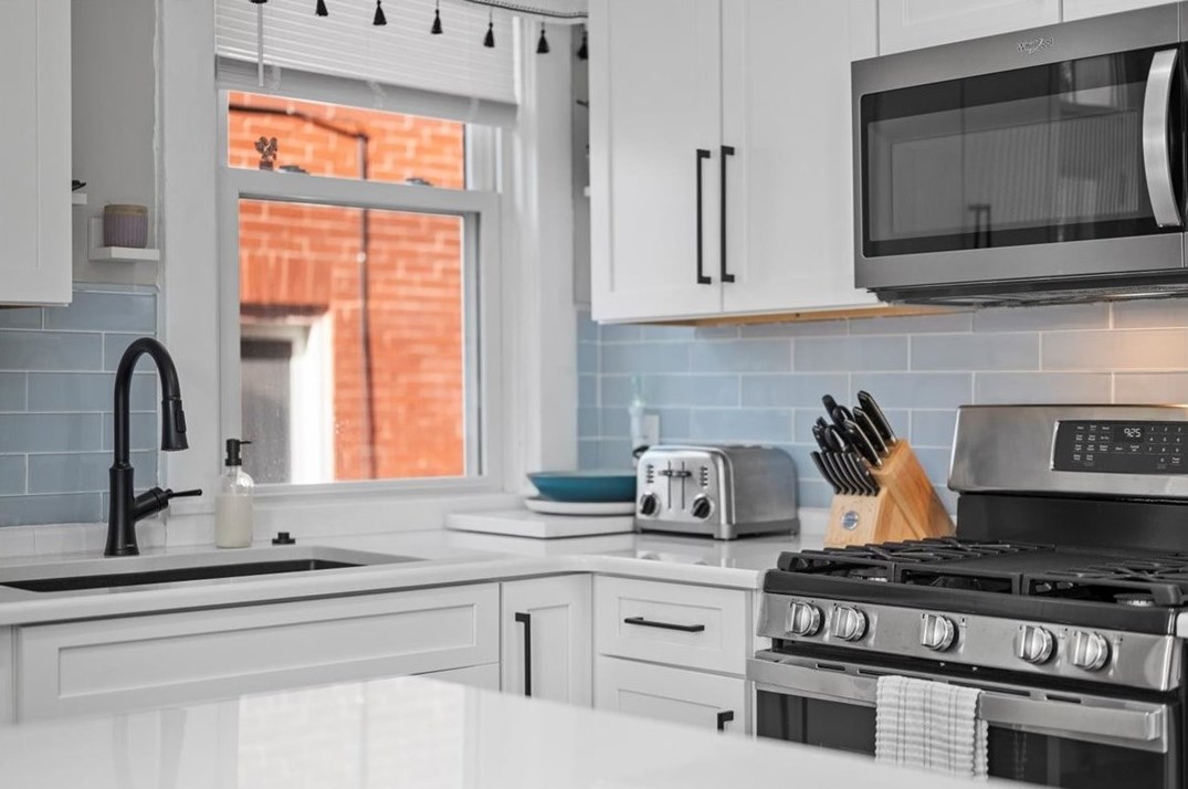 5824 Bryant St, Pittsburgh PA  15206-1604 exterior