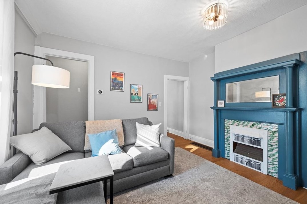 5824 Bryant St, Pittsburgh PA  15206-1604 exterior