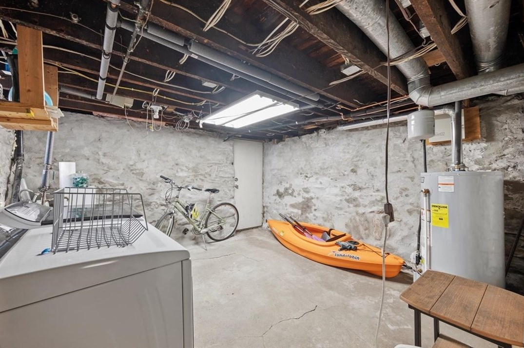 5824 Bryant St, Pittsburgh PA  15206-1604 exterior