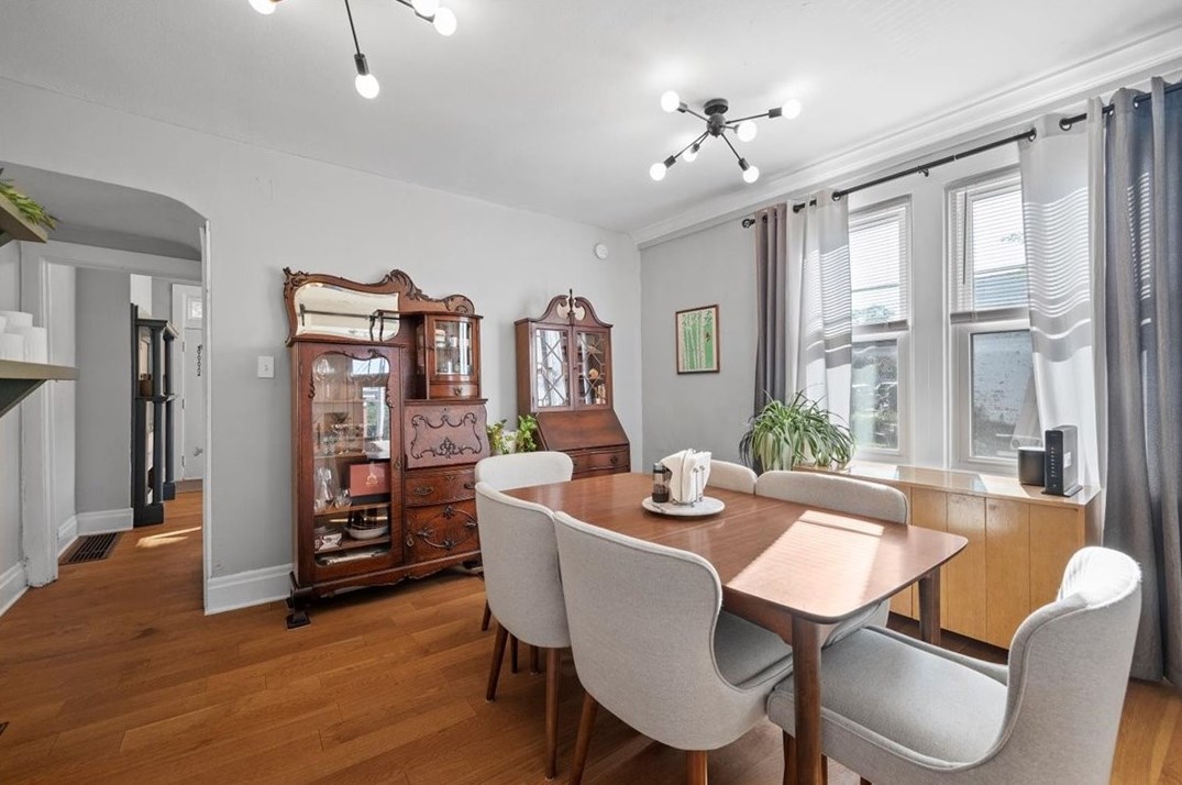 5824 Bryant St, Pittsburgh PA  15206-1604 exterior