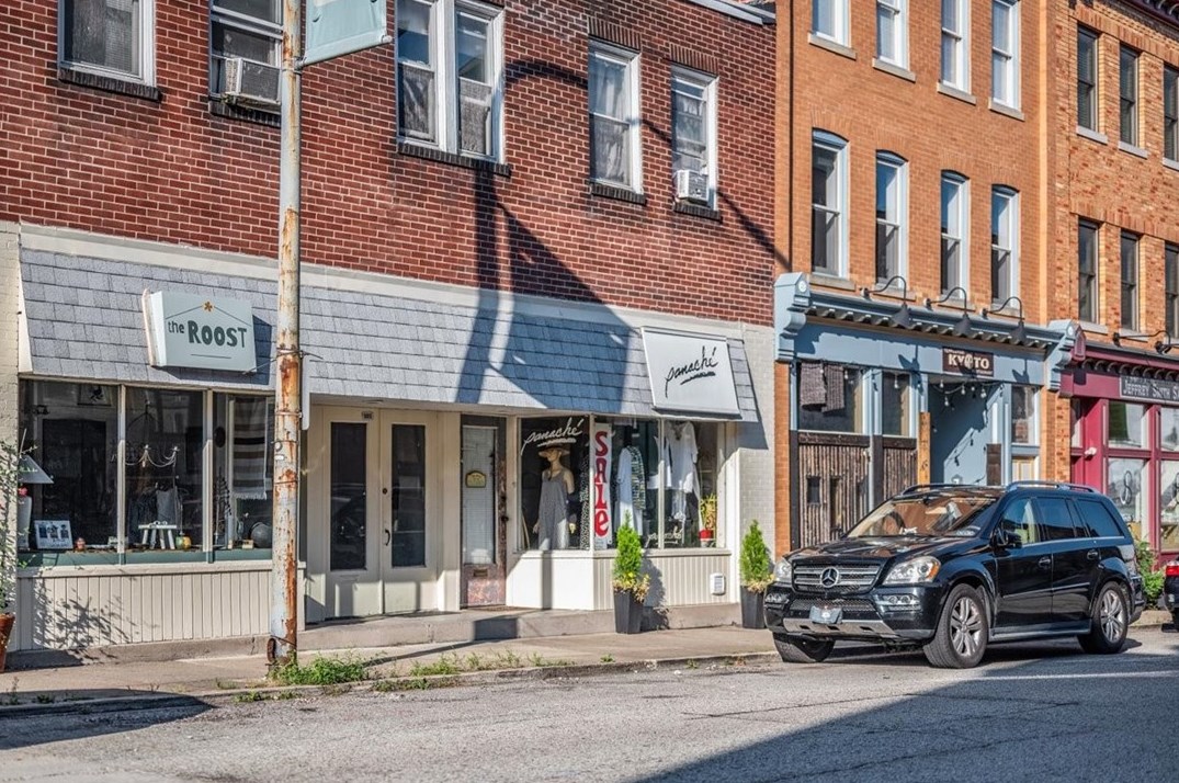 5824 Bryant St, Pittsburgh PA  15206-1604 exterior