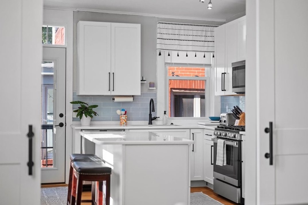 5824 Bryant St, Pittsburgh PA  15206-1604 exterior