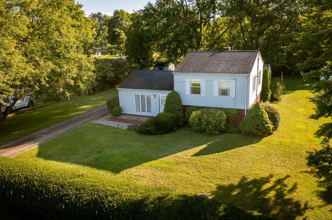 1207 Arlington Dr, Greenville, PA 16125