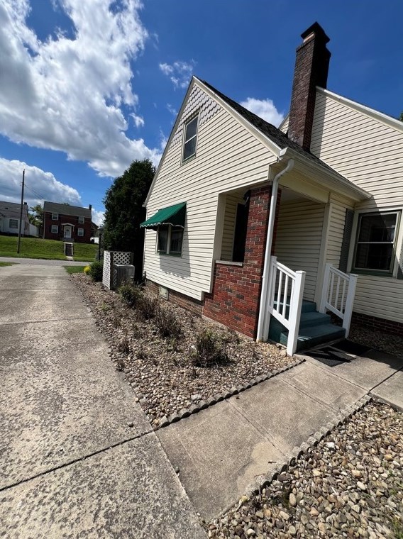 2112 Delaware Ave, New Castle, PA 16105