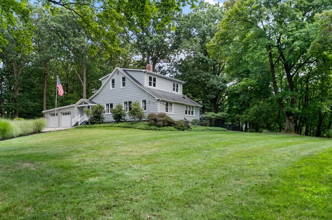 9550 Harding Rd, Pittsburgh, PA 15237