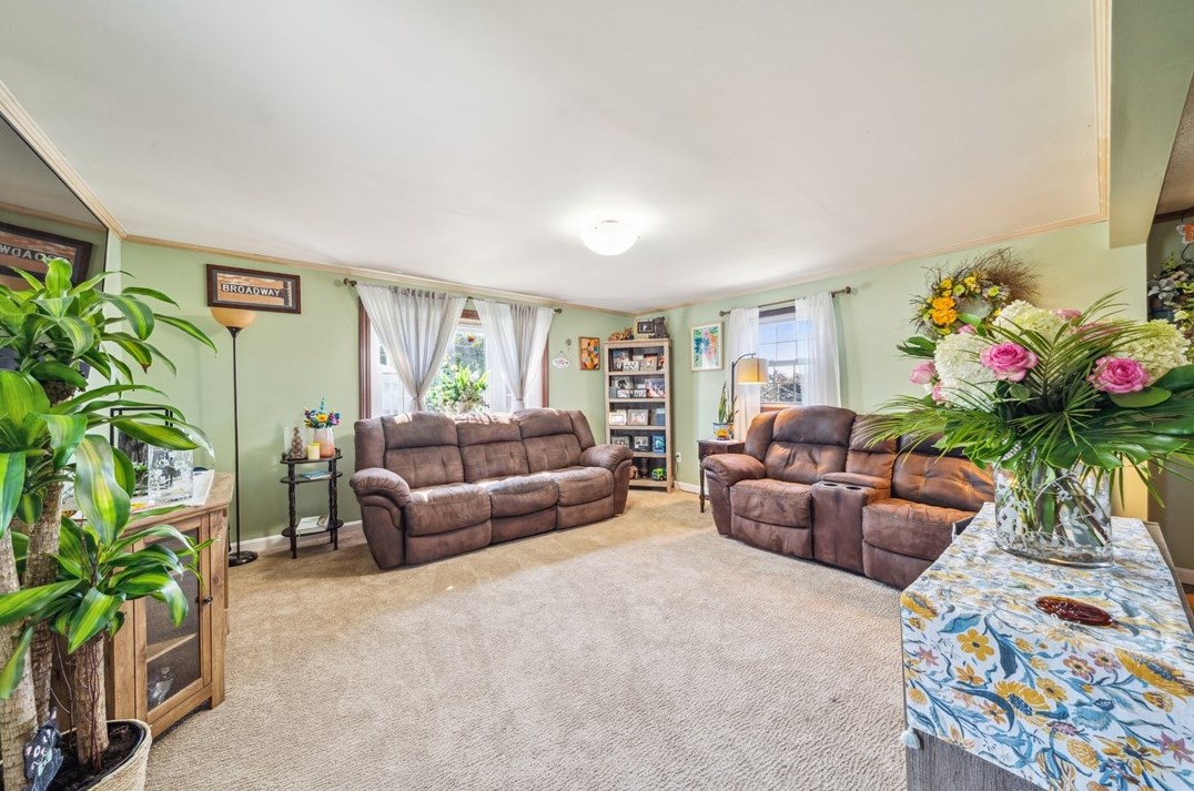 2060 Guffey, North Huntingdon, PA 15642