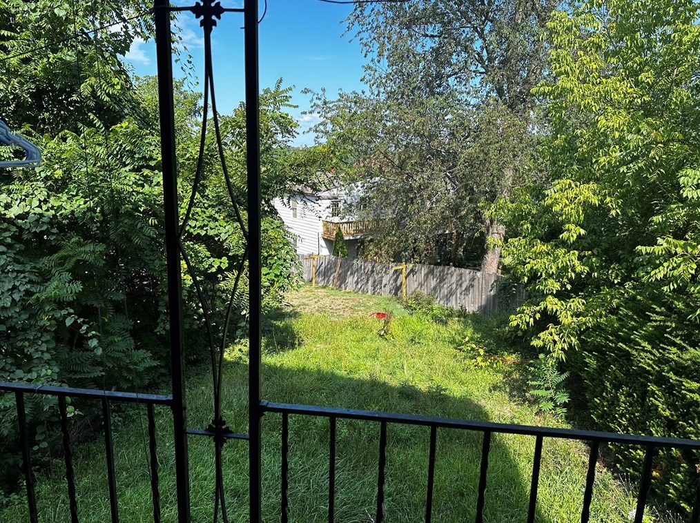 236 E Crawford Ave, Connellsville, PA 15425