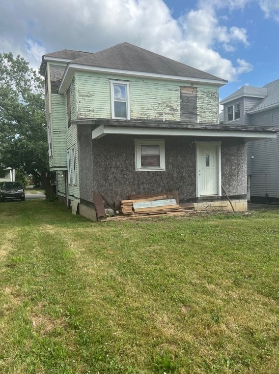 923 Adams St, New Castle, PA 16101