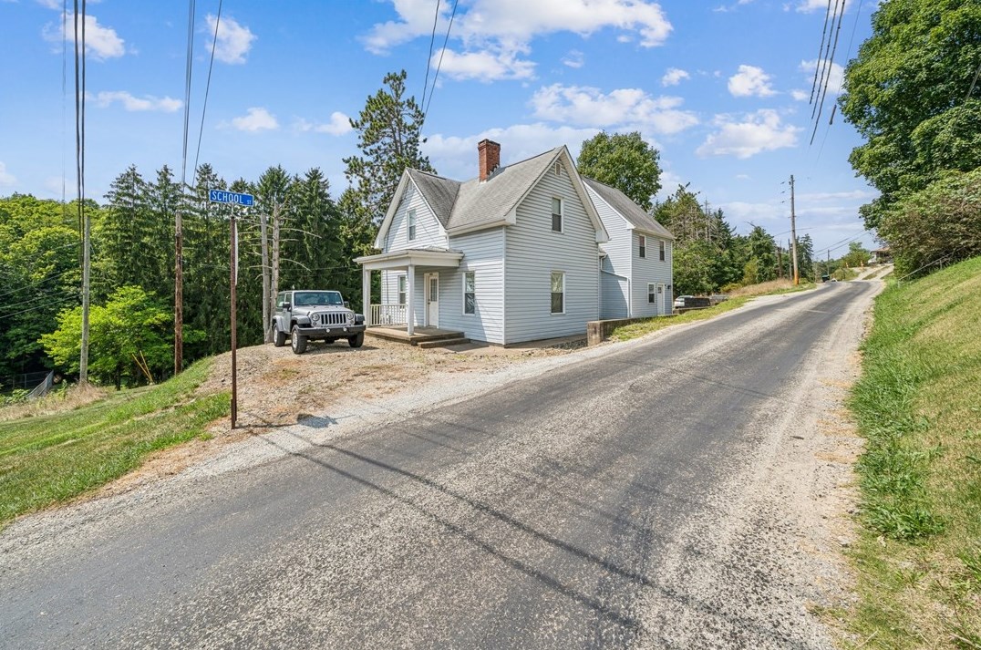 125 Elm St, Claysville, PA 15323