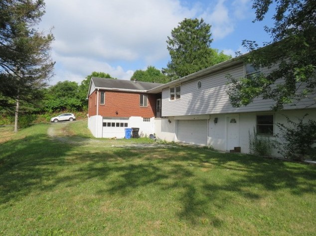 1321 Jeffrey Dr, North Huntingdon, PA 15642
