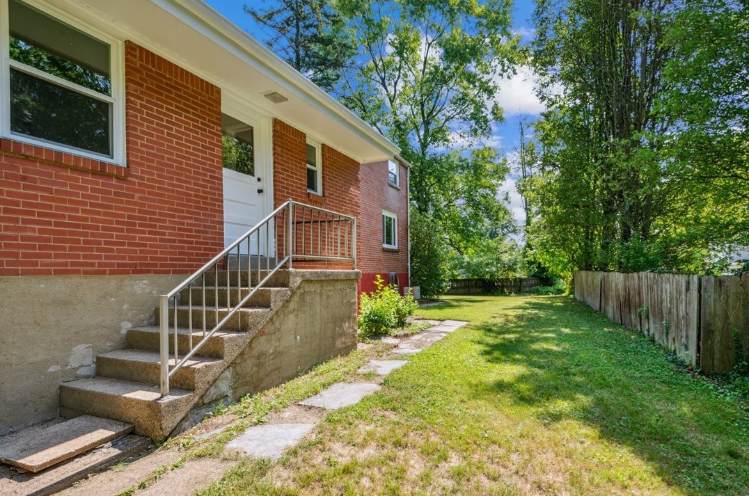 120 Hazel Pl, Pittsburgh, PA 15221