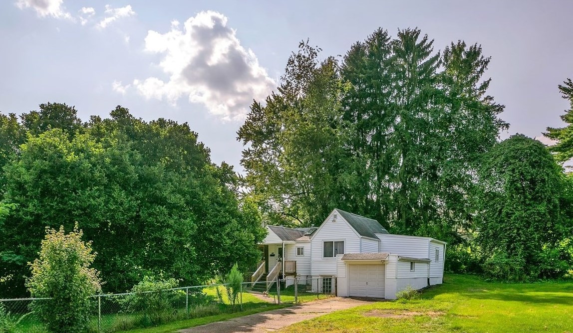 331 Woodhaven Dr, Monroeville, PA 15146