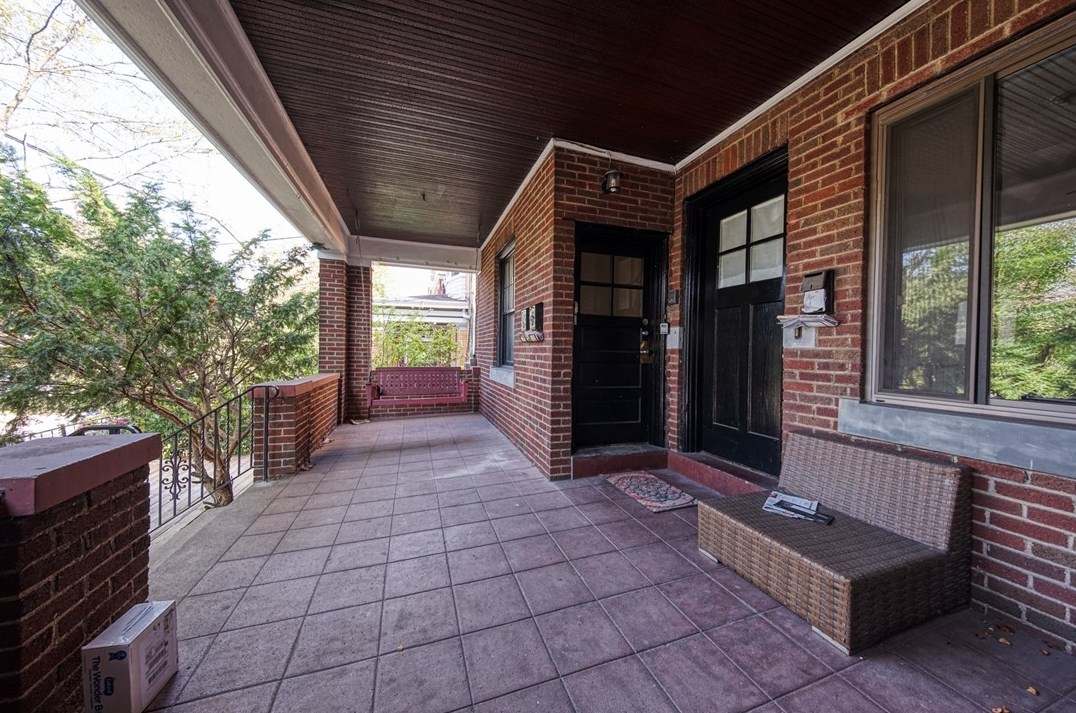 976 Greenfield Ave, Pittsburgh, PA 15217