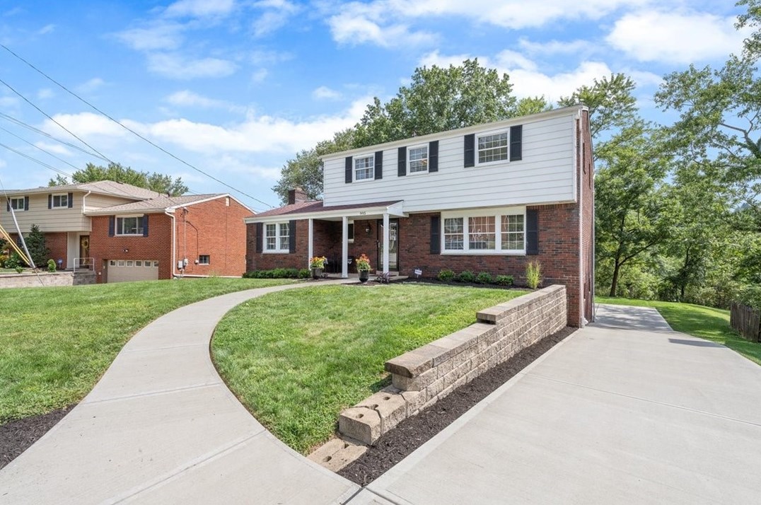 995 Evergreen Dr, Pittsburgh, PA 15235