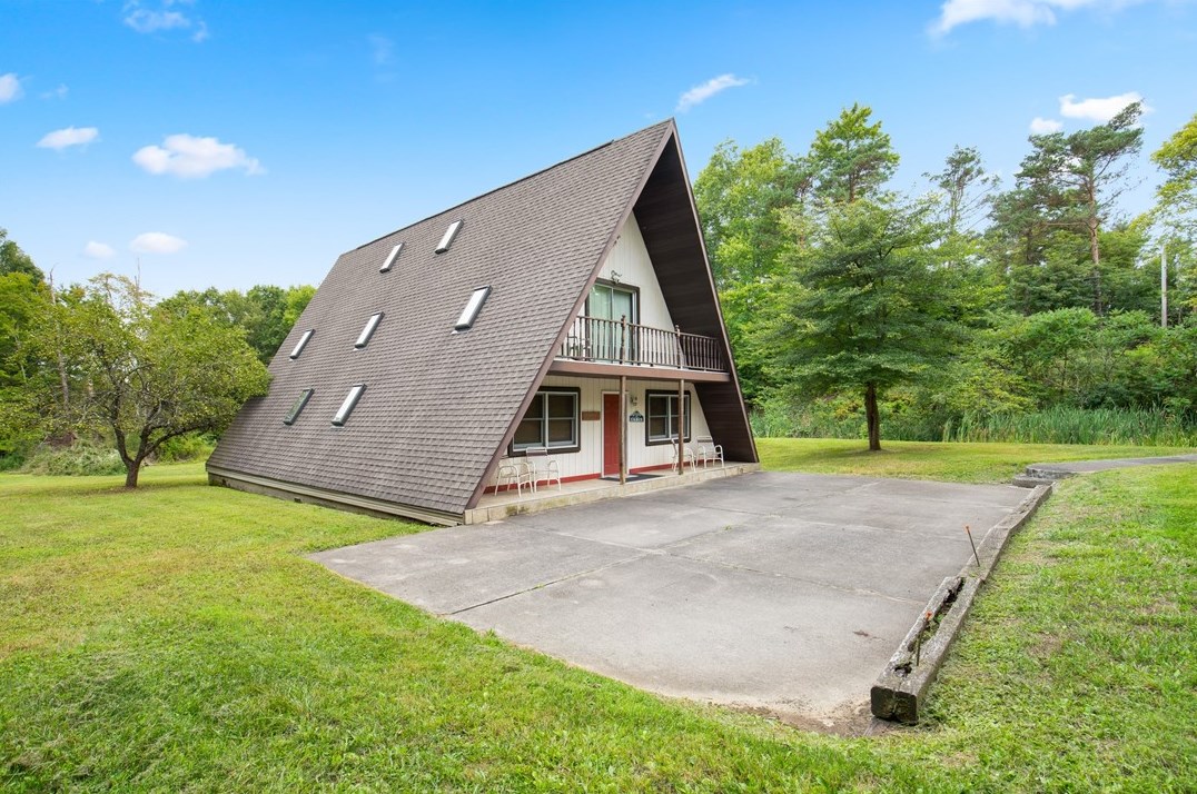 1716 Markleton School Rd, Markleton, PA 15551