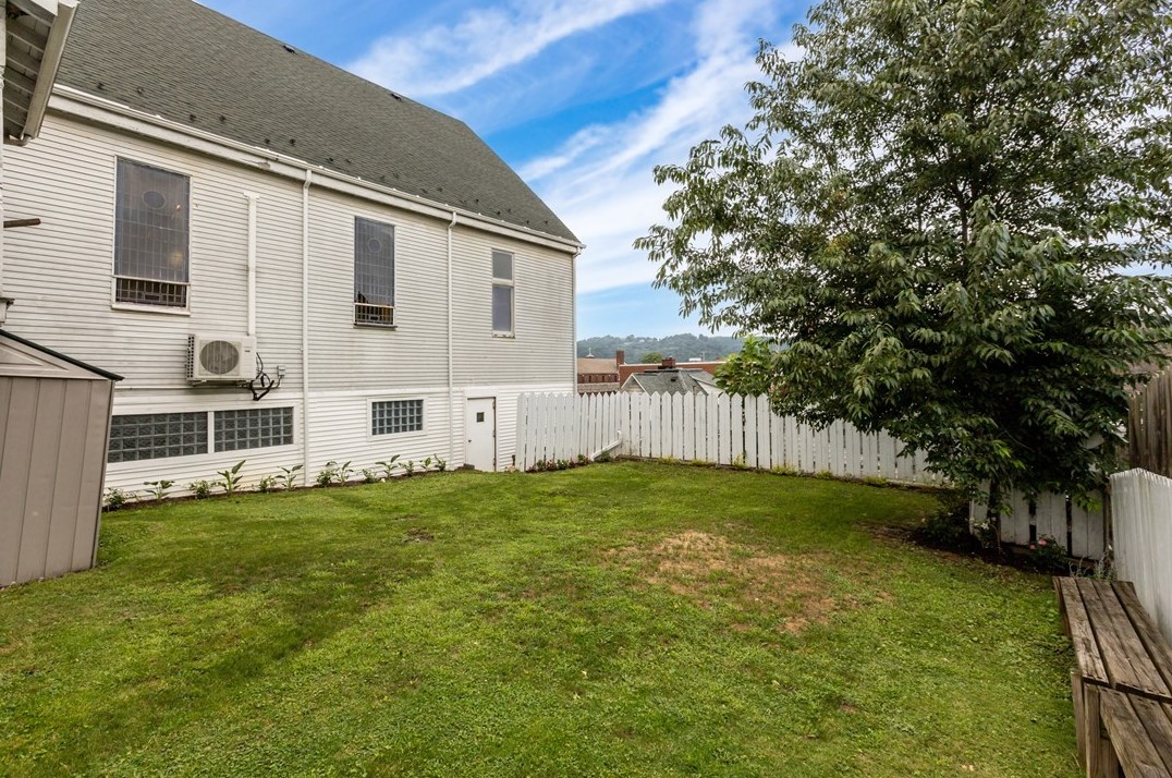 1323 State Ave, Moon Twp PA 15108-2017 exterior